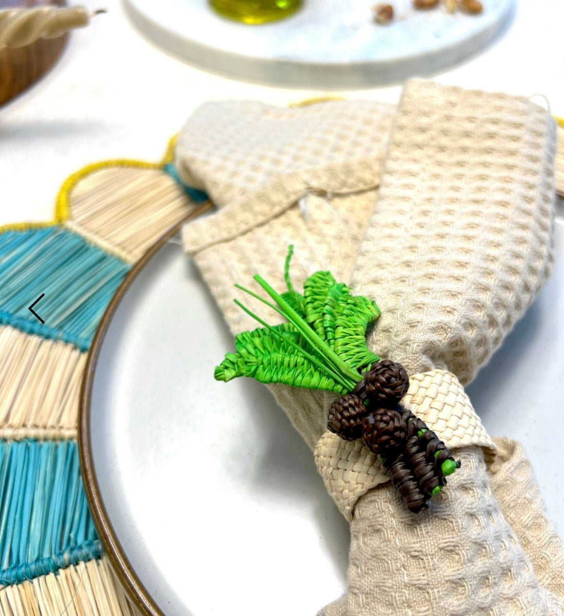 Set X 4 Woven Natural Iraca Straw Green Palm Tree Napkin Rings